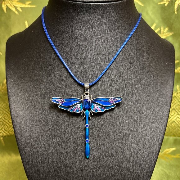 ๐ Sale! ๐ NEW Blue & teal enamel dragonfly necklace with blue woven neck cord - Picture 2 of 3
